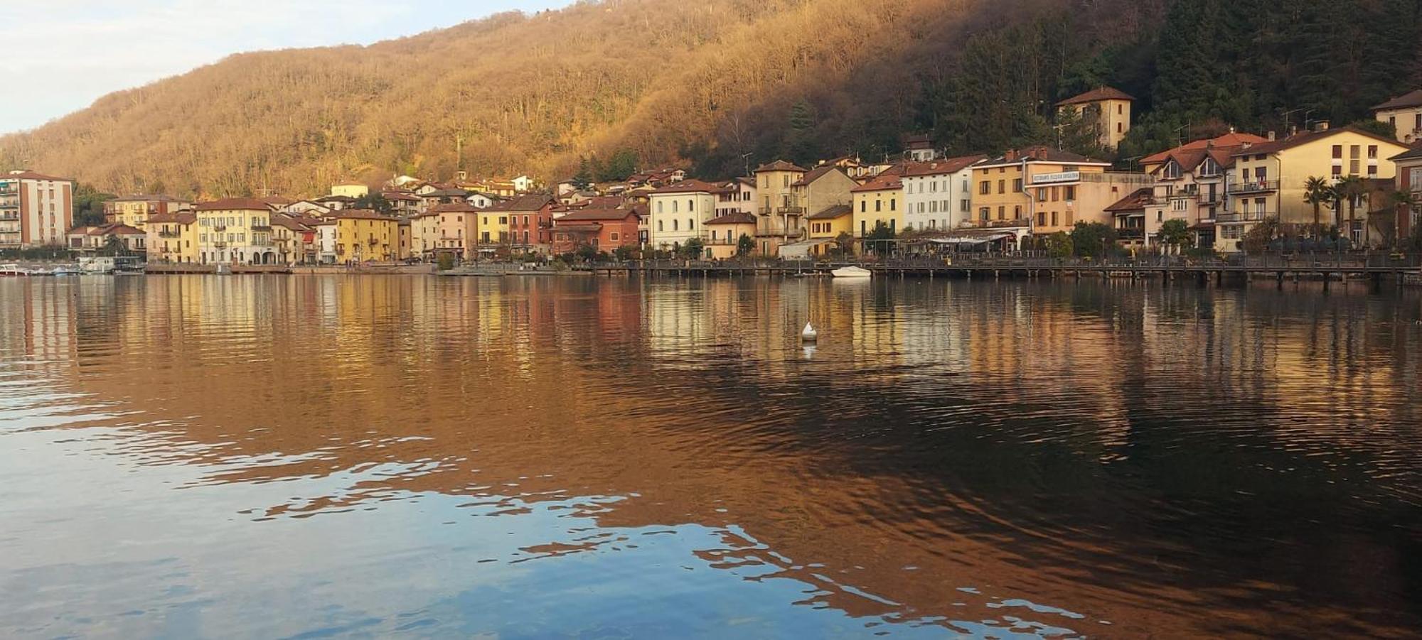 Rifugio Sul Lago Di Lugano A Porto Ceresio Exterior photo